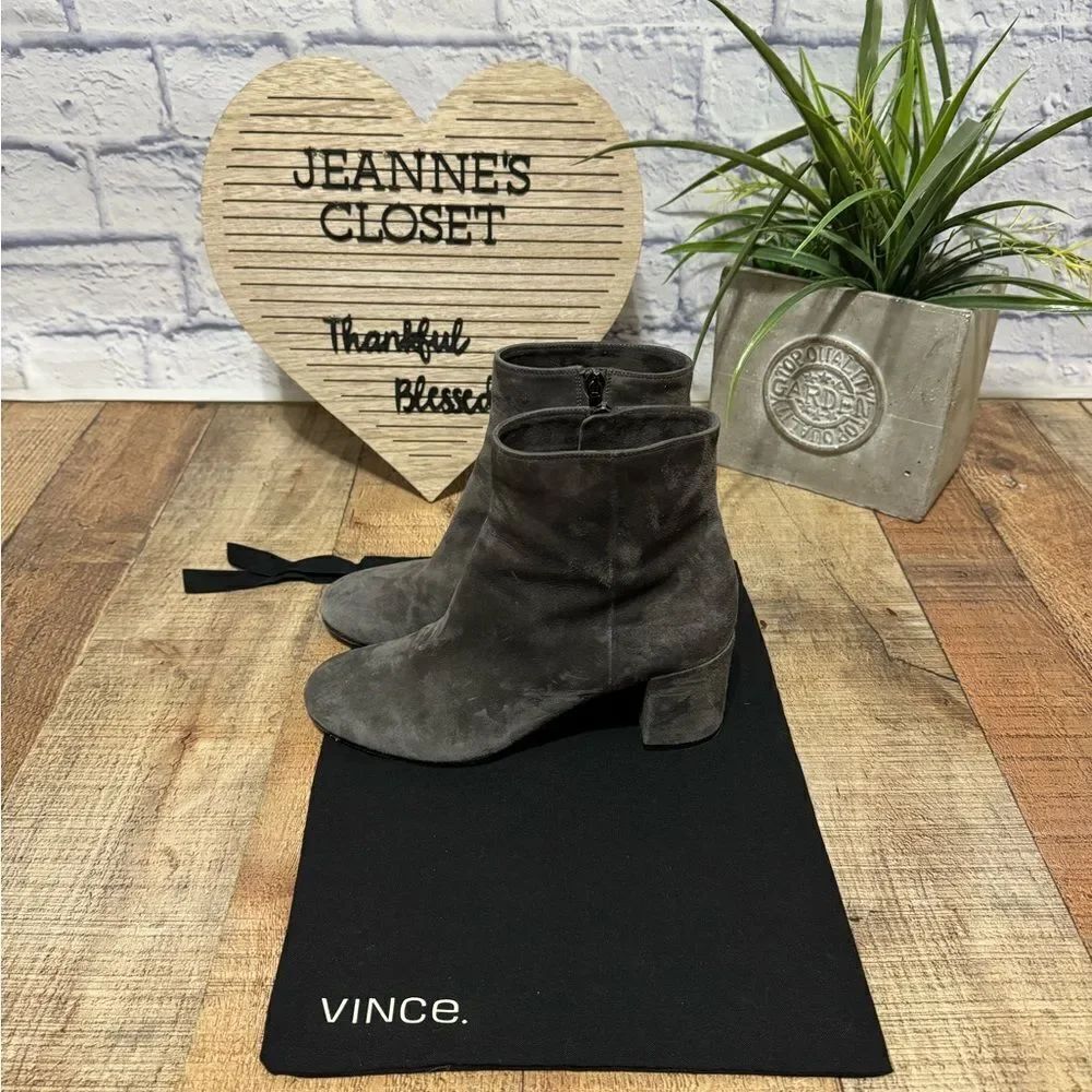 VINCE
Suede Boots